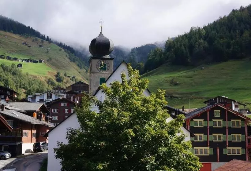 ホテル Vallatscha