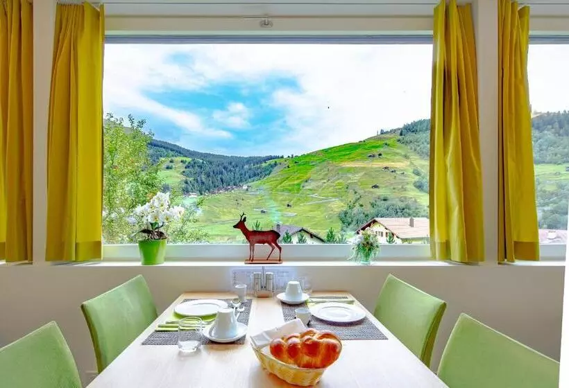 ホテル Vallatscha