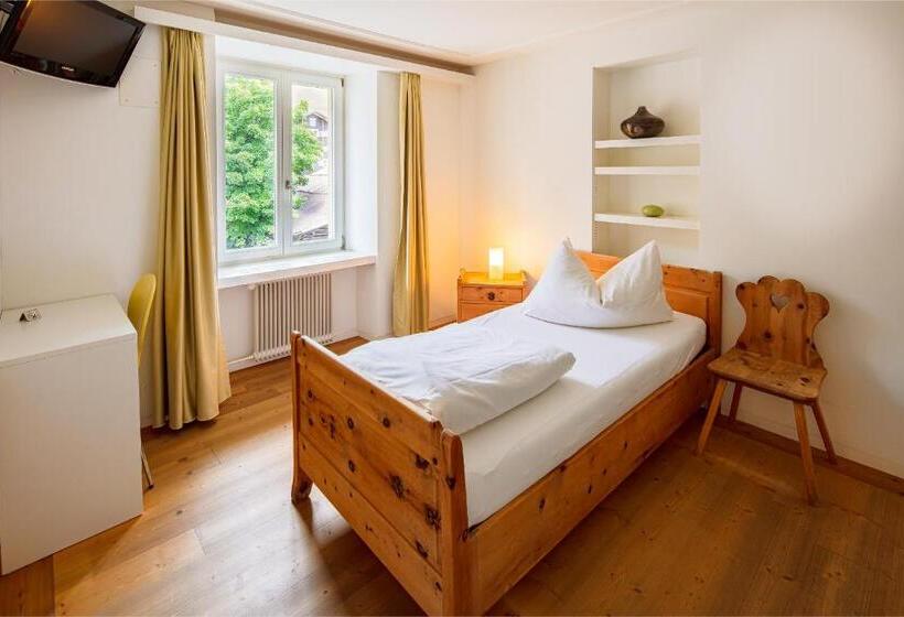 בית מלון כפרי Vallatscha