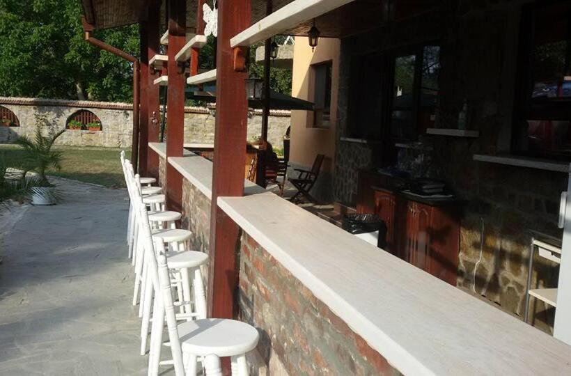 Пансион къща за гости там край реката