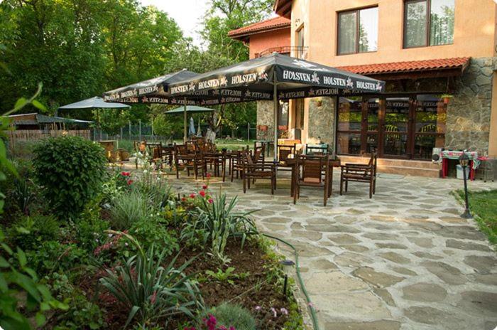 Пансион къща за гости там край реката