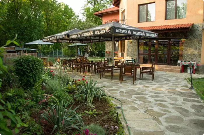 Majatalo къща за гости там край реката