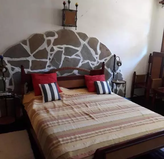 Majatalo Chuchi Guest House 1