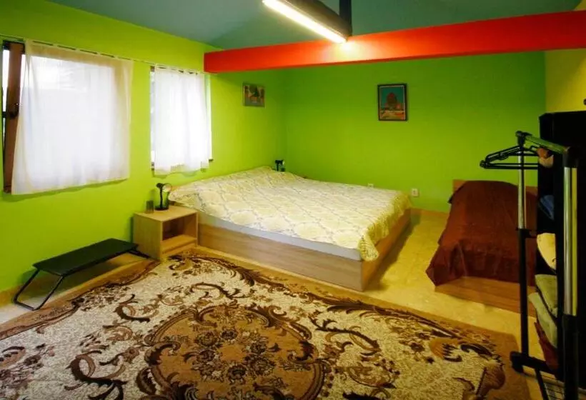 Majatalo Chuchi Guest House 1