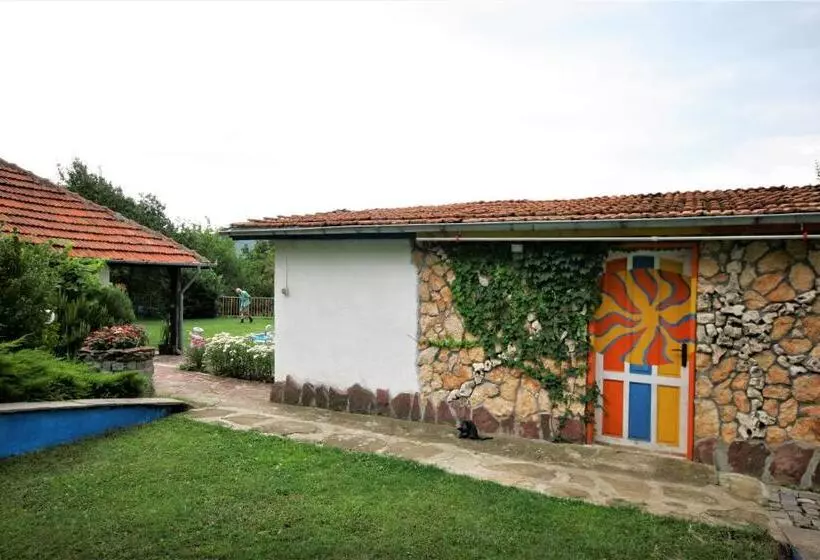 Majatalo Chuchi Guest House 1