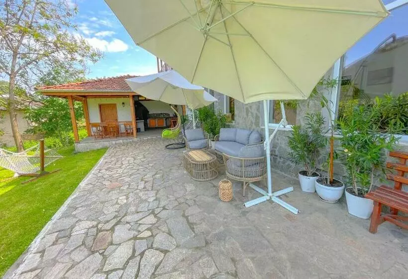 Majatalo Guest House Au Nature