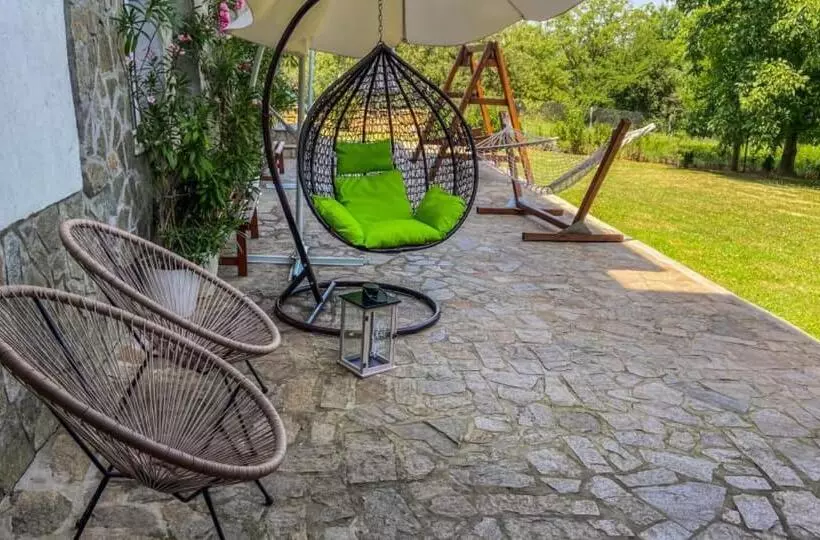 Majatalo Guest House Au Nature