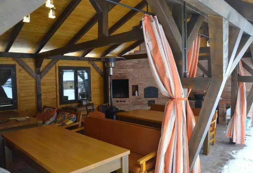 Majatalo Ivoi Magasbukki Vendeghaz