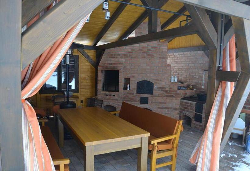 بنسيون Ivoi Magasbukki Vendeghaz