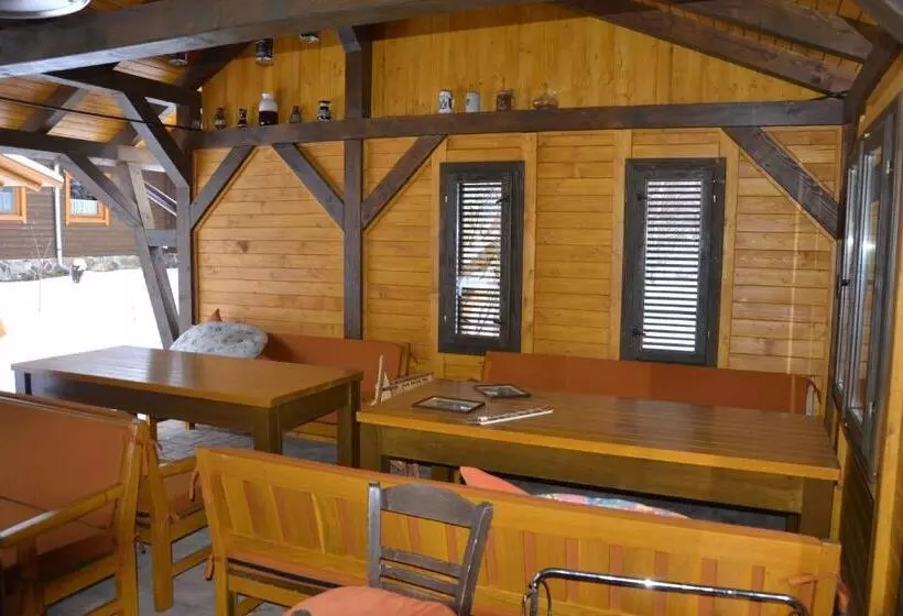 Majatalo Ivoi Magasbukki Vendeghaz