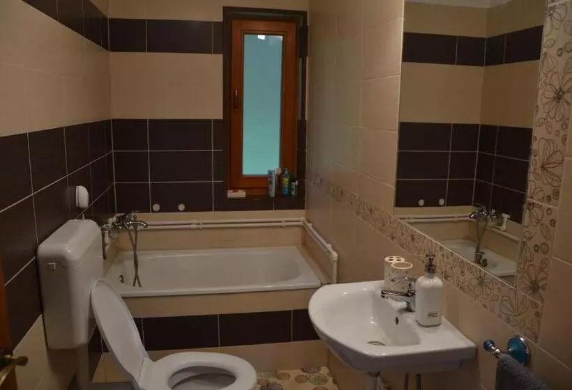 Majatalo Ivoi Magasbukki Vendeghaz