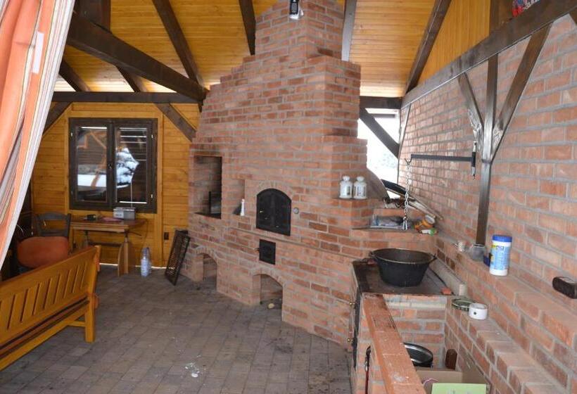 بنسيون Ivoi Magasbukki Vendeghaz