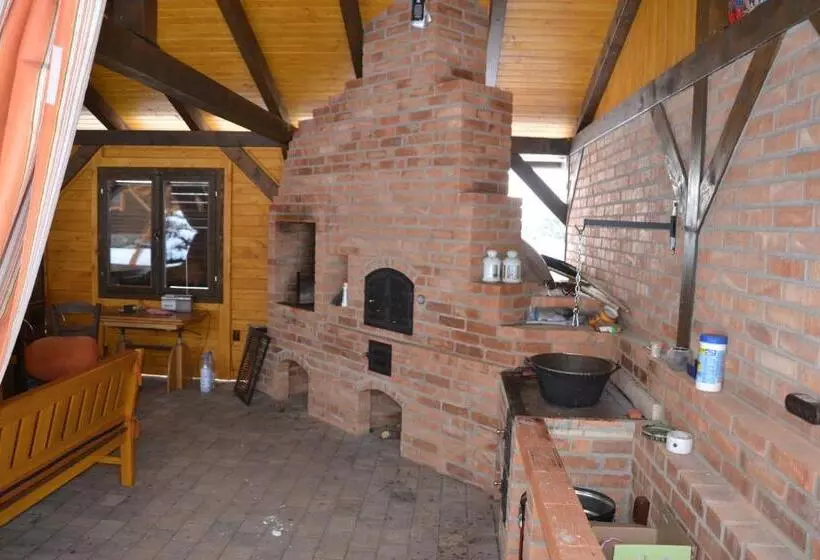 Majatalo Ivoi Magasbukki Vendeghaz