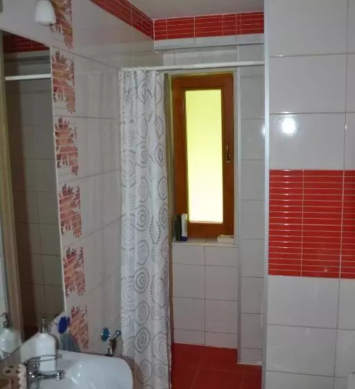 Majatalo Ivoi Magasbukki Vendeghaz