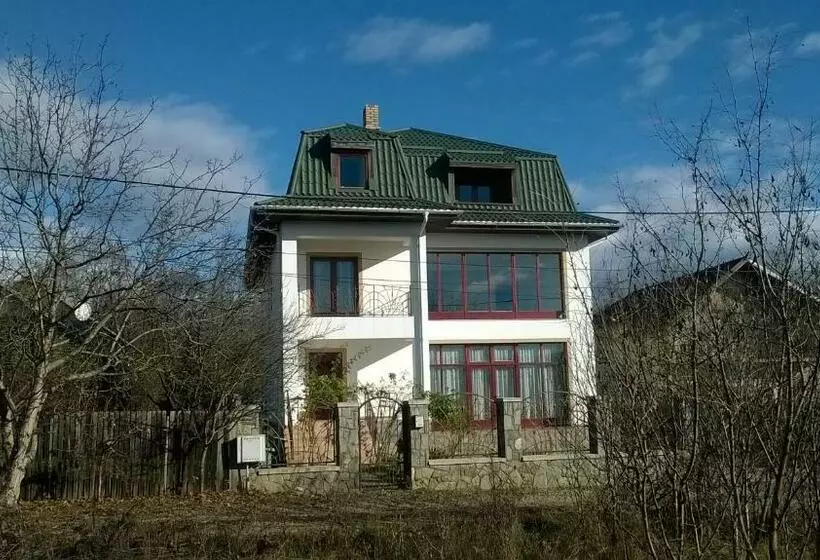 پانسیون Lycorn