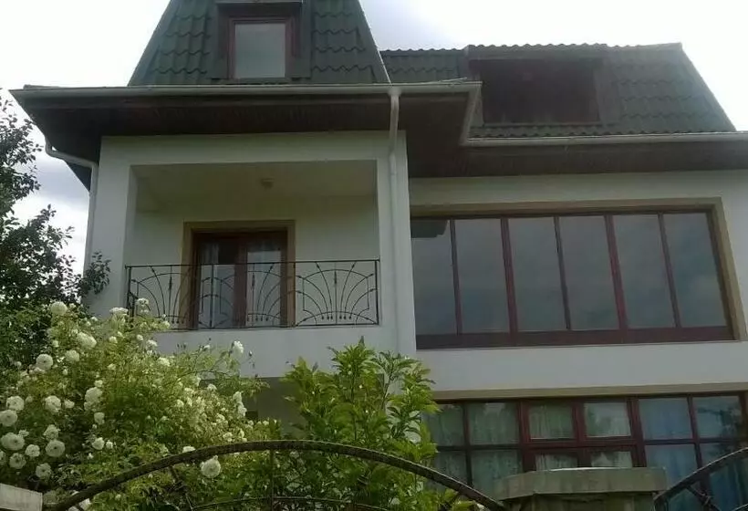 پانسیون Lycorn