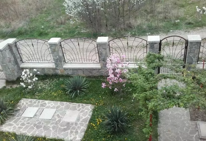 پانسیون Lycorn