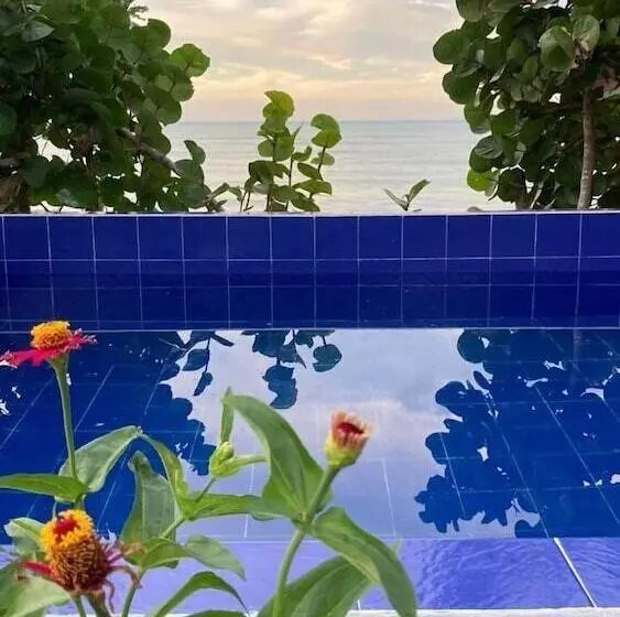 Majatalo Playa Kai Glamping