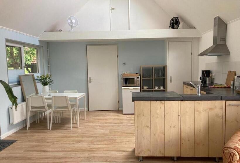 膳宿费 The Bee   Trekkershuts & Apartment