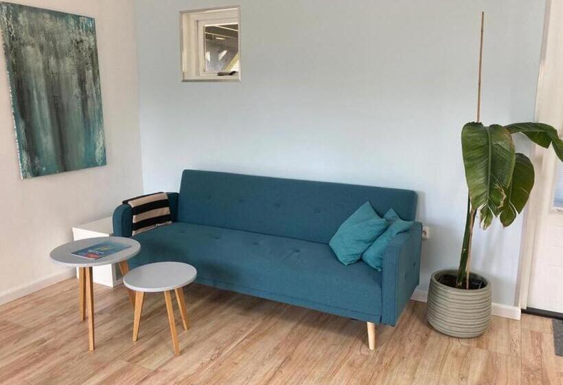 膳宿费 The Bee   Trekkershuts & Apartment