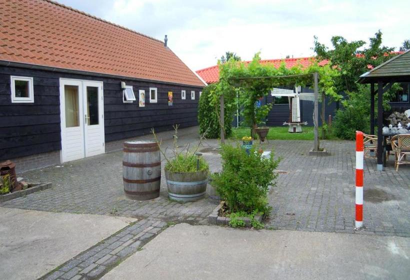 膳宿费 The Bee   Trekkershuts & Apartment