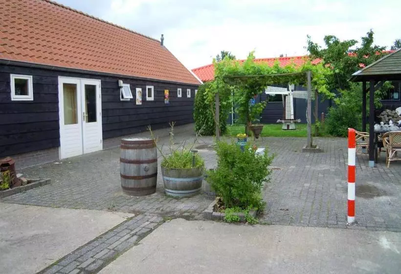 Majatalo The Bee   Trekkershuts & Apartment