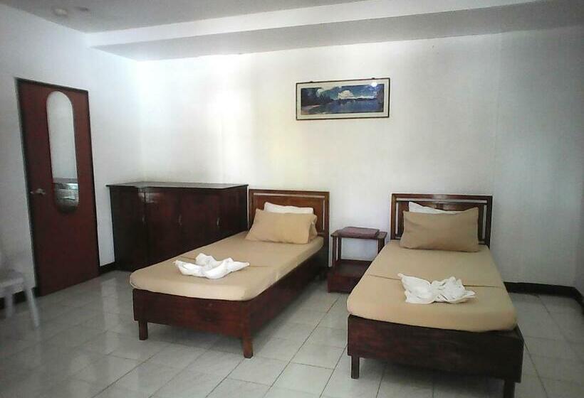 Resort Gazebo Pools And Restaurant