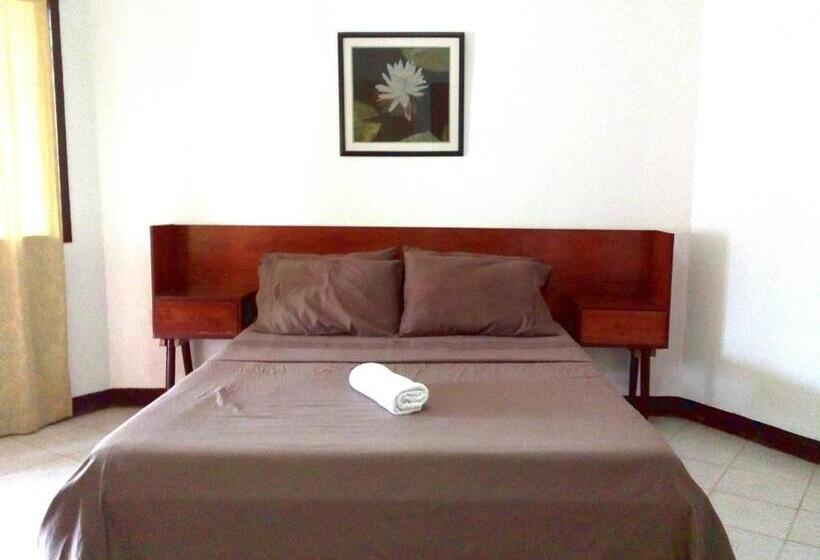 Resort Gazebo Pools And Restaurant