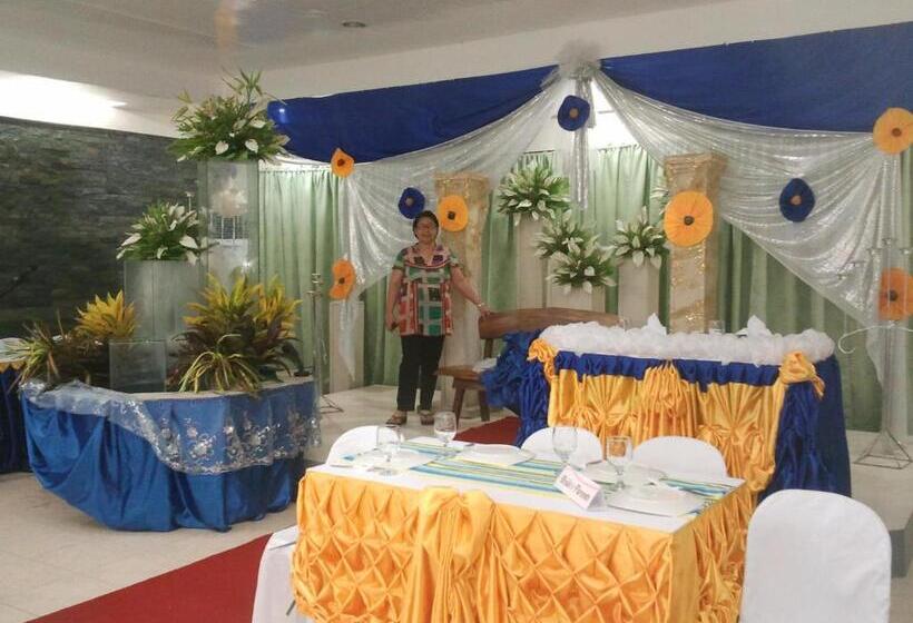 Resort Gazebo Pools And Restaurant