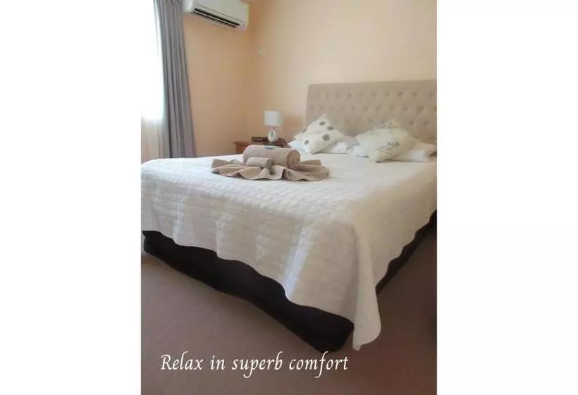 Rubyvale Motel & Holiday Units   An Adults Only Getaway