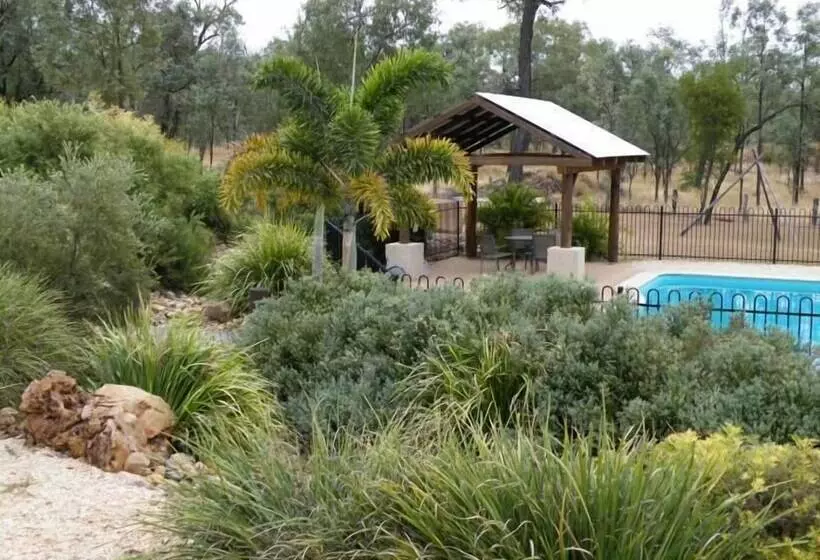 Rubyvale Motel & Holiday Units   An Adults Only Getaway