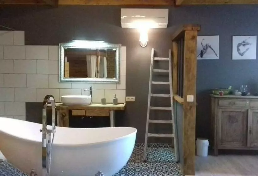 ベッドアンドブレックファースト Les Chambres De La Cour