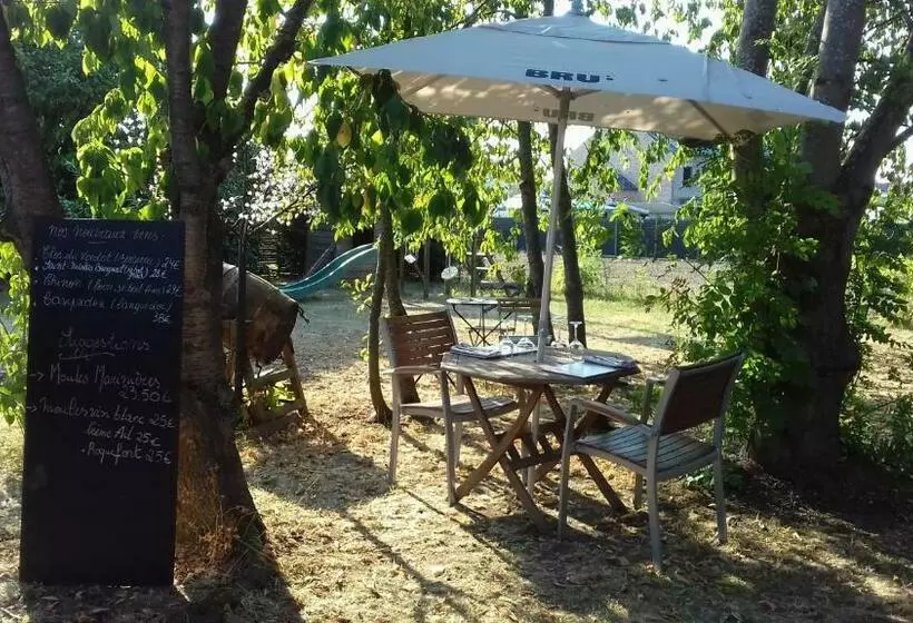 ベッドアンドブレックファースト Les Chambres De La Cour