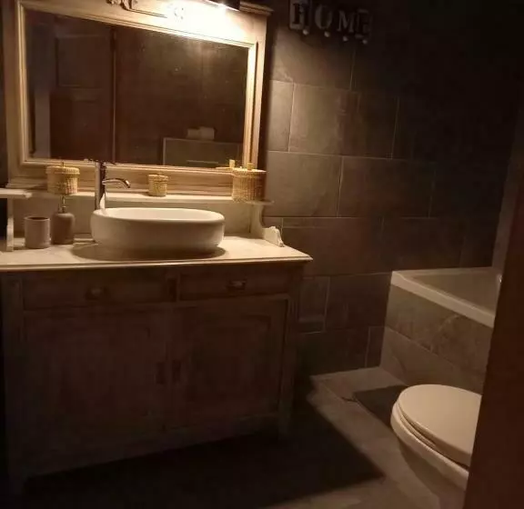 ベッドアンドブレックファースト Les Chambres De La Cour