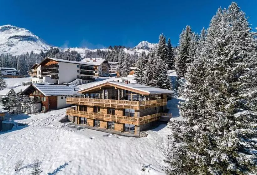 Aamiaismajoitus (B&B) Skilodge Oberlech