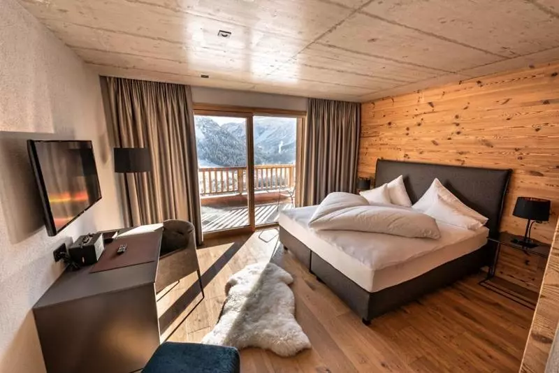 Aamiaismajoitus (B&B) Skilodge Oberlech