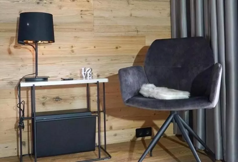 Aamiaismajoitus (B&B) Skilodge Oberlech