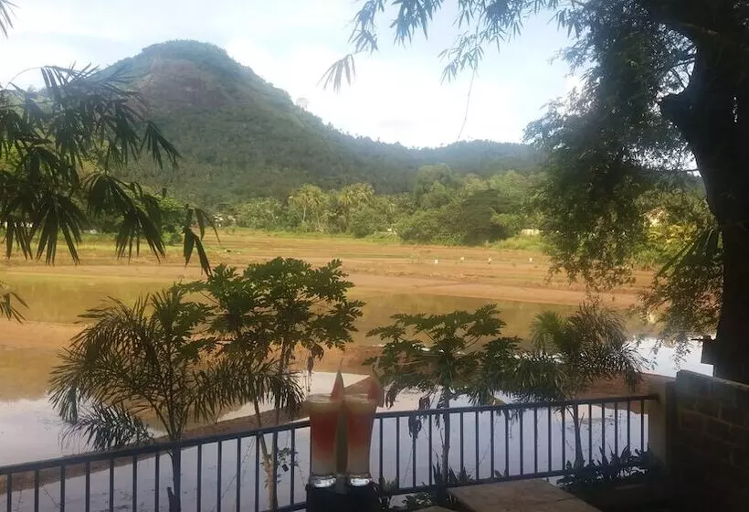 Hotelli Asliya Regency