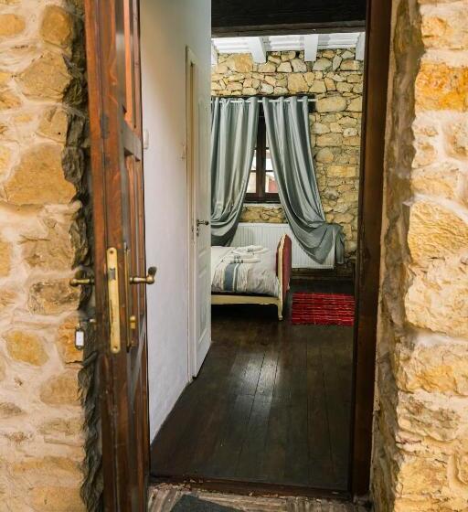 Отель Casa Thea Cheile Nerei