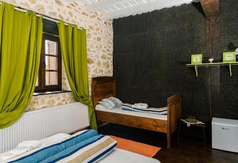 Отель Casa Thea Cheile Nerei