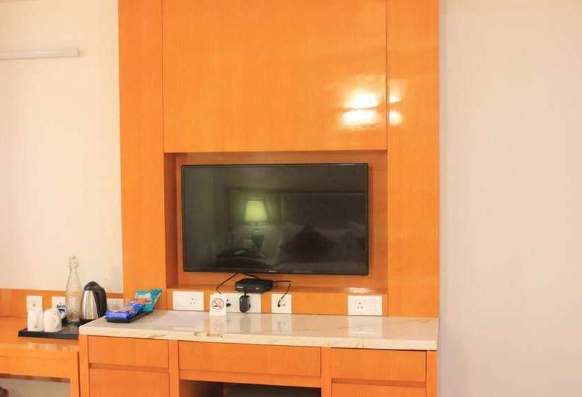 Mastiff Hotel Becharaji By Othpl