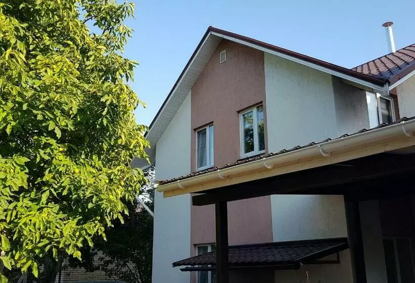 Majatalo Goratwins Guest House Near Boryspil Airport