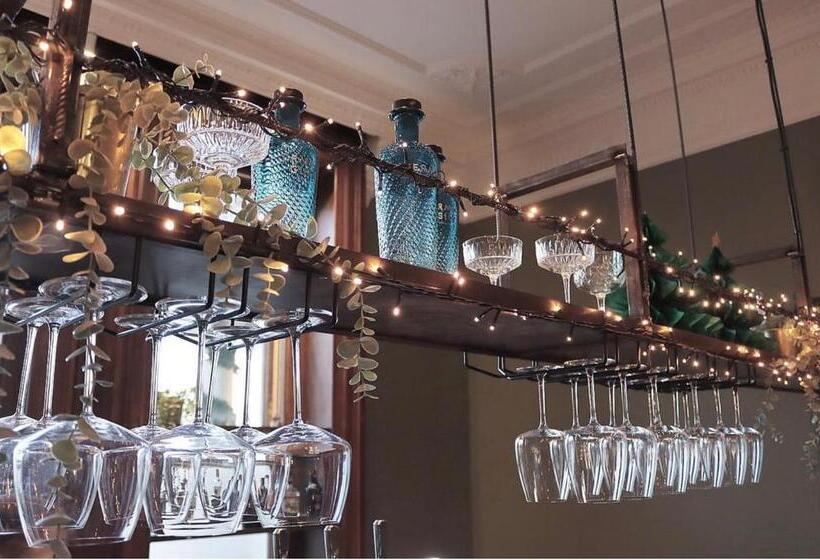 Orange Grove Hotel & Gardens