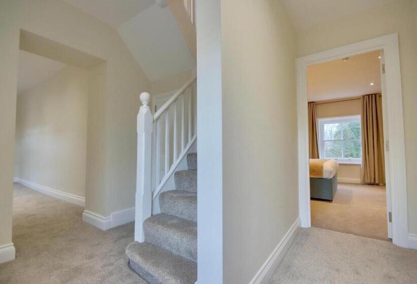 Orange Grove Hotel & Gardens