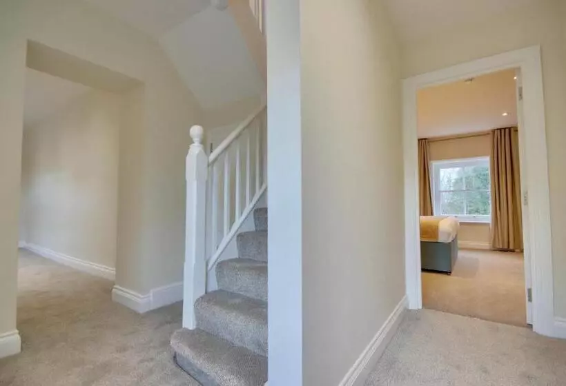 Orange Grove Hotel & Gardens