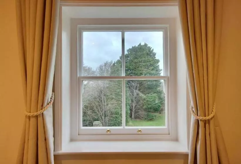 Orange Grove Hotel & Gardens