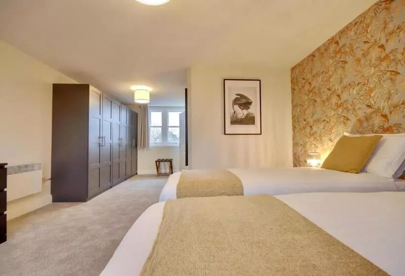 Orange Grove Hotel & Gardens