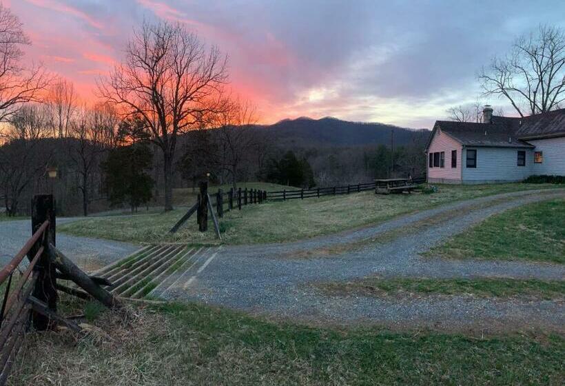 호스텔 Tentrr - Flowing Brook Signature Site