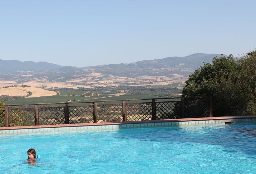 Apartment With Pool, Beautiful Surroundings