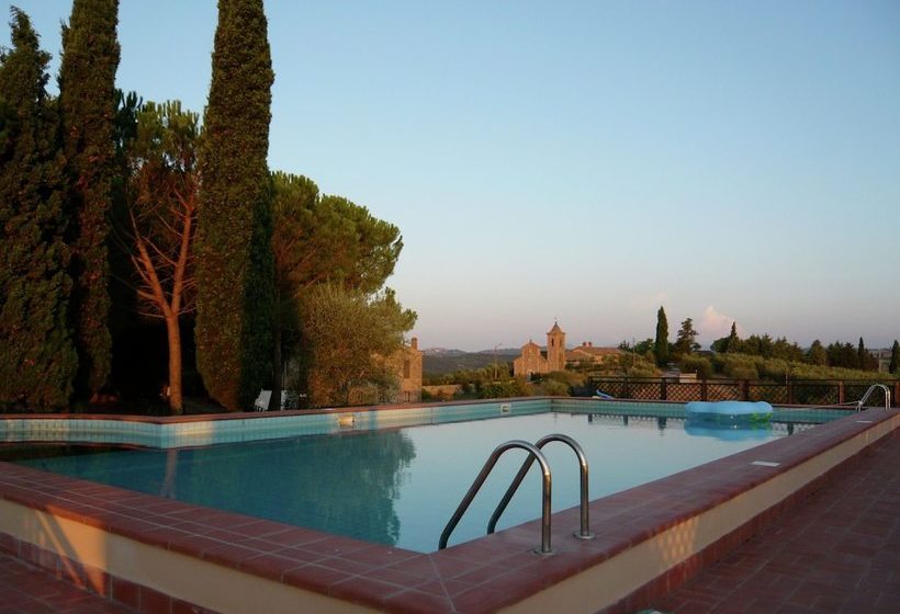 Apartment With Pool, Beautiful Surroundings